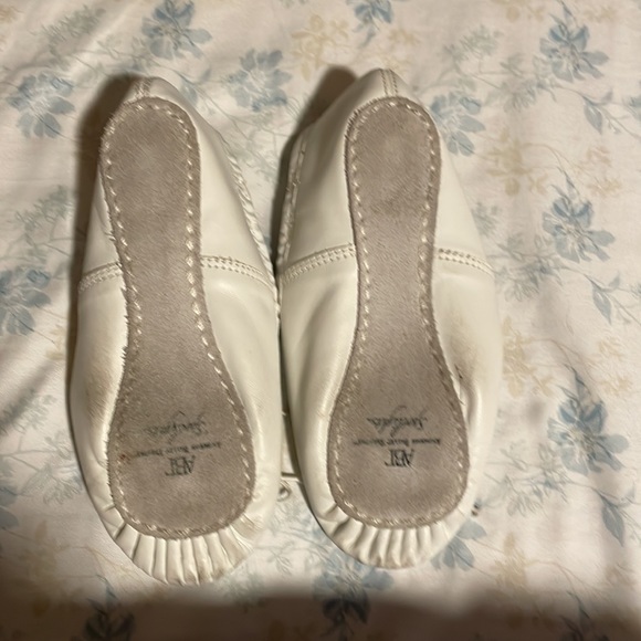 Ballet small duffel bag with ballet shoes - Picture 2 of 5